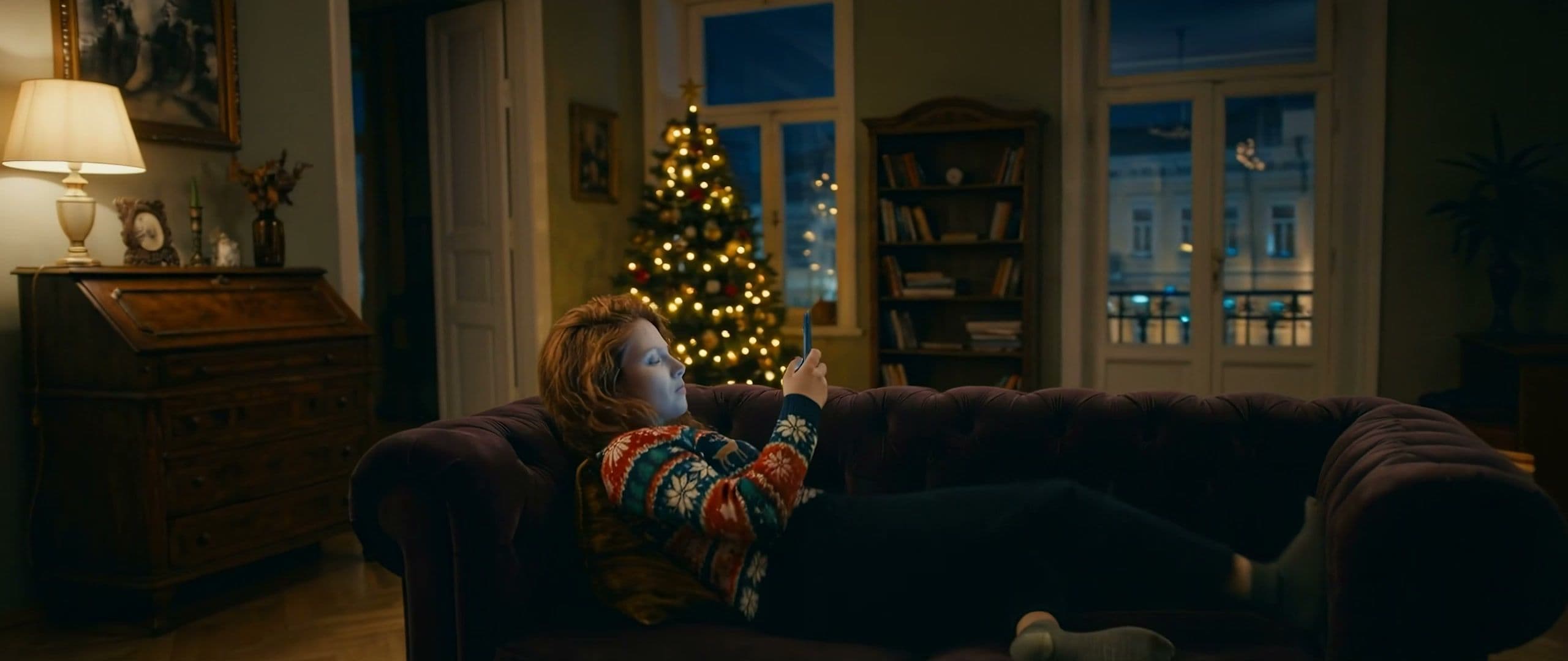 Tegeta Motors commercial mid-scene